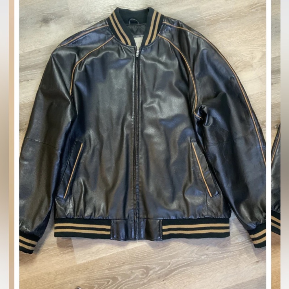 Retreat genuine leather men’s bomber jacket size L in excellent condition